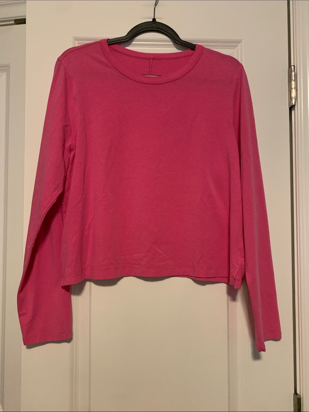Lululemon Sonic Pink Classic Fit LS Tee
Est Sz 10, 21in PTP, Good Condition
